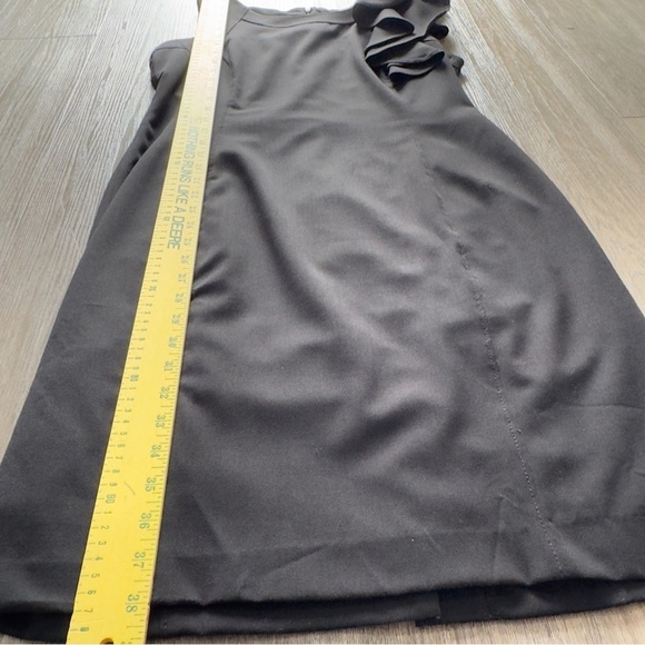 Calvin Klein Black One Ruffle Shoulder Cocktail Dress Women’s Size 12 - Picture 8 of 10